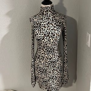 Glove leopard dress